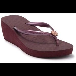 Havaianas Wedge Sandal “High Fashion Poem” Wine